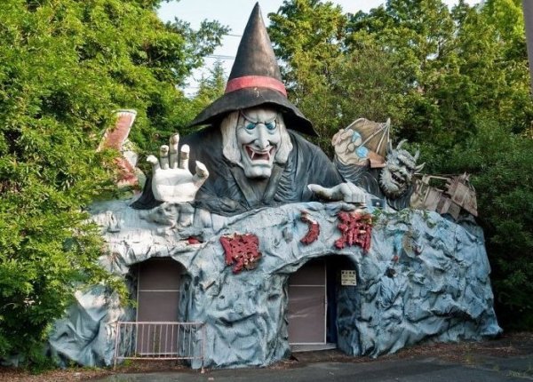 Парк развлечений Страна чудес Япония