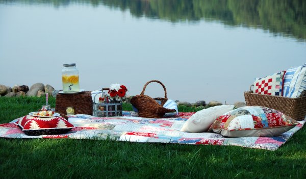 Пикник у озера