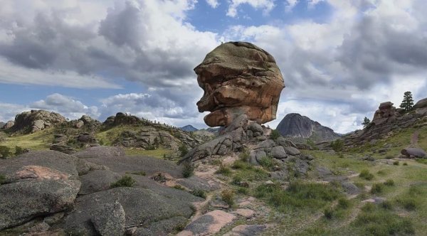 Скала баба Яга Баянаул