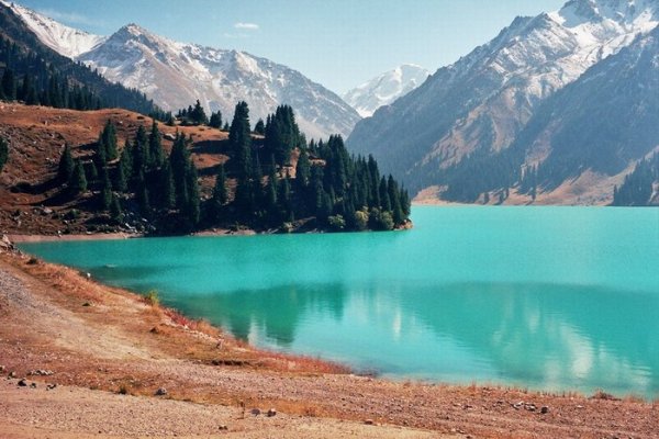 Алматинское озеро Казахстан