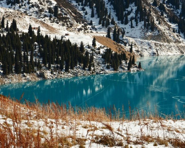 Алматинское озеро Казахстан