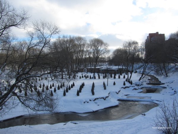 Полежаевский парк в Санкт-Петербурге