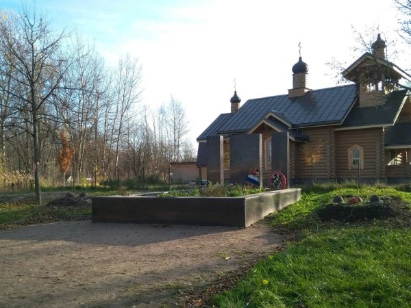 Полежаевский парк в Санкт-Петербурге