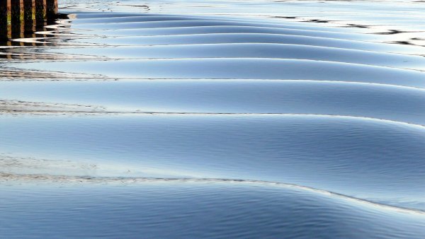 Волны на озере