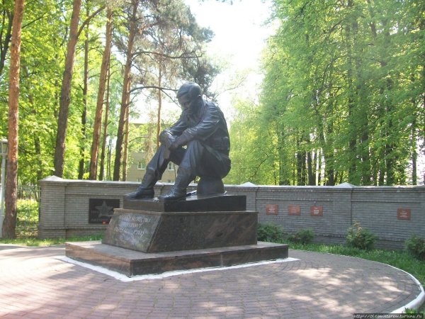 Памятники в парке им Гайдара Арзамас