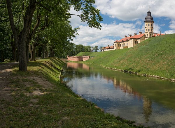 Несвижский замок английский парк
