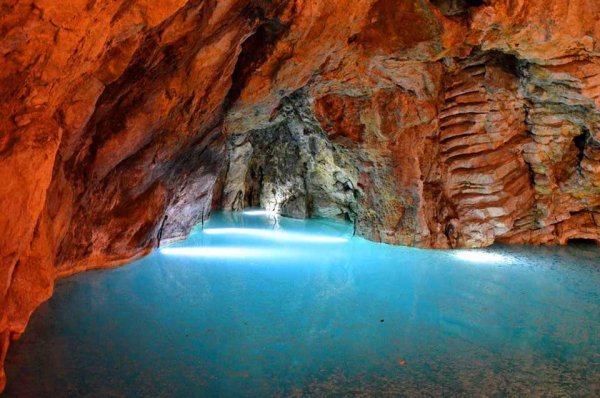 Гора Машук и озеро провал Пятигорск