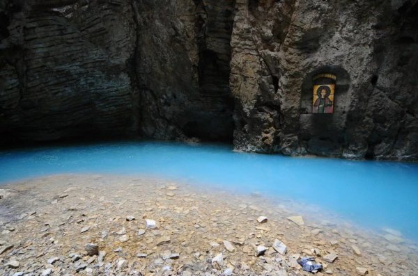 Пещера провал в Пятигорске