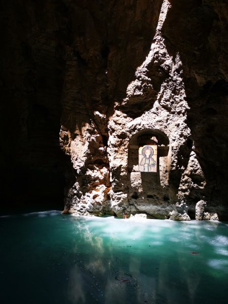 Карстовое озеро провал Пятигорск