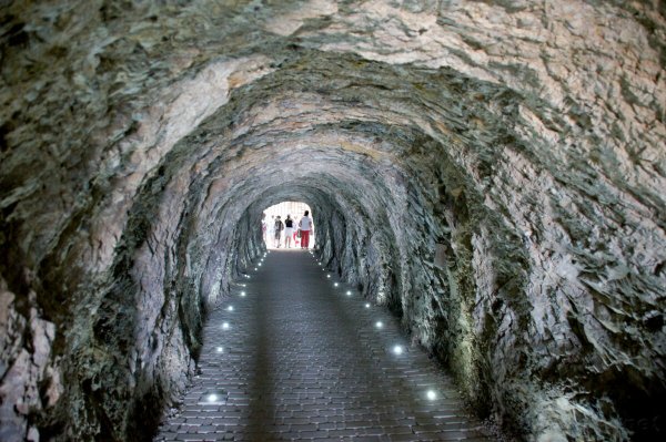 Пещерное озеро провал Пятигорск