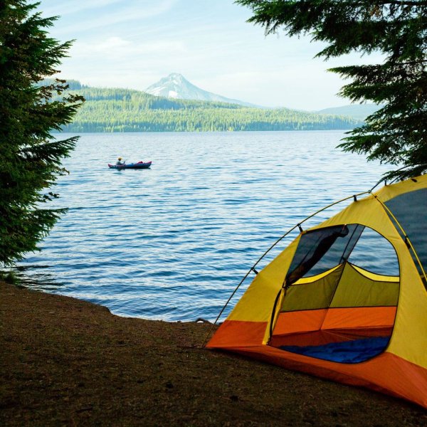 Вышивки природы с палаткой