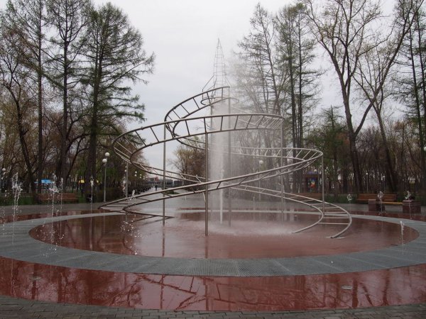 Фонтан в парке Терешковой в Челябинске