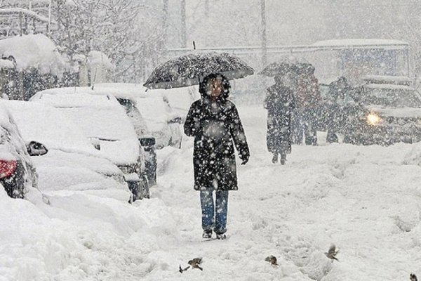 Очень сильный снег, метель