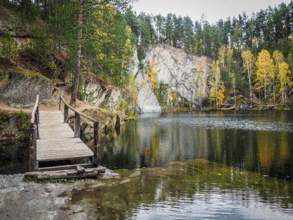 Природный парк Бажовские места озеро Тальков камень