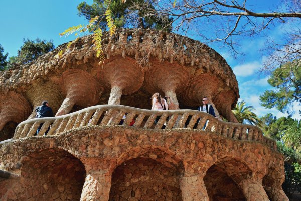 Барселона парк Гуэль лестница