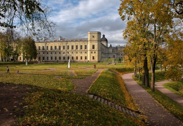 Гатчина дворцово парковый комплекс