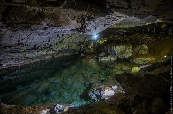 Подземные озера Кунгурской пещеры