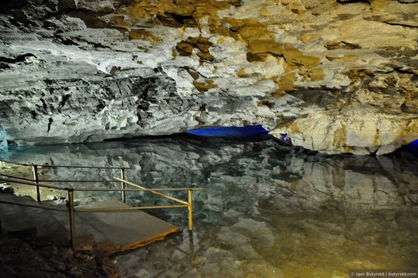 Ледяная пещера Кунгур озеро