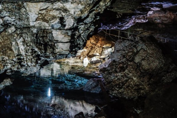 Кунгурская Ледяная пещера озера