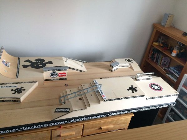 Стол для фингерборда