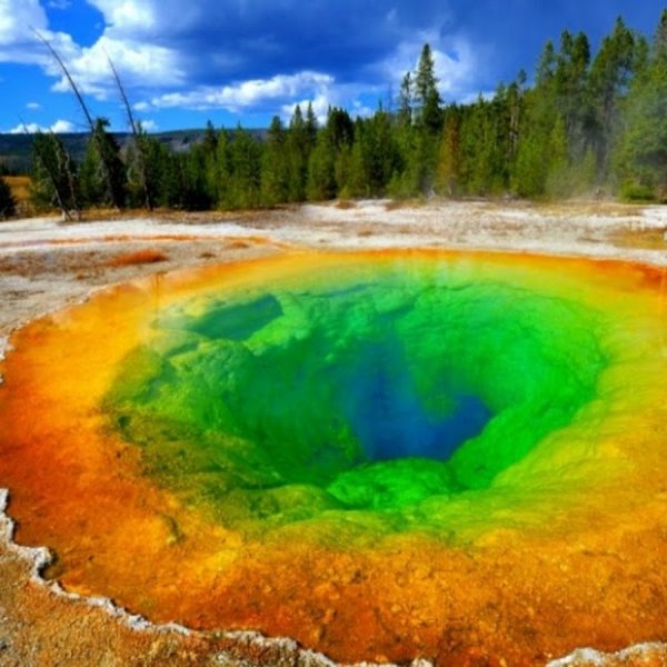 Озеро утренней славы США лиловое