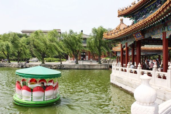 Садово-парковый комплекс Бейхай в Пекине