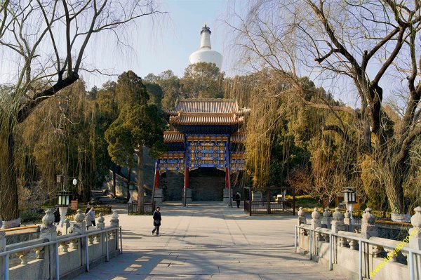 Парк Бэйхай в Пекине фото