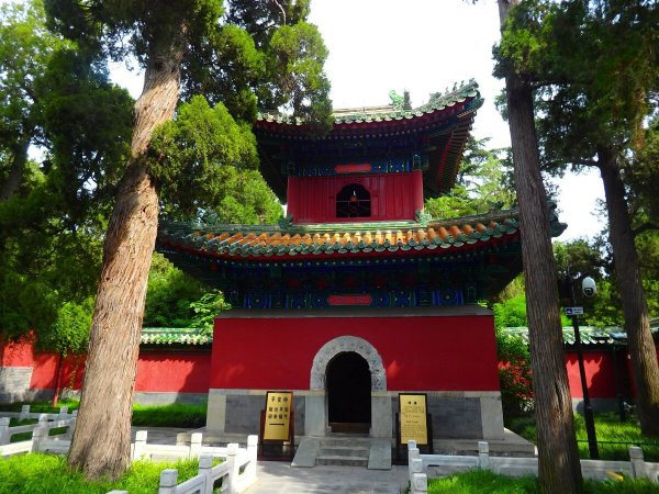 Парк Бэйхай в Пекине Императорский сад