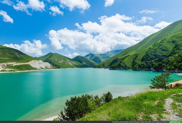 Озеро в Чечне Кезеной