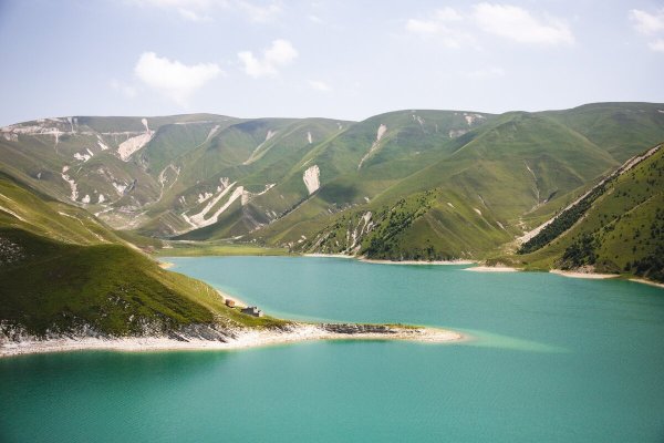 Озеро в Чечне Кезеной