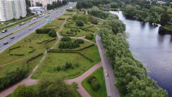 Муринский парк в Санкт-Петербурге