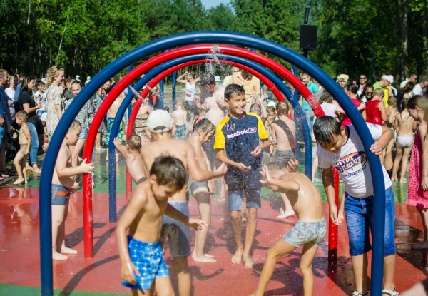 Город Нижнекамск парк семья