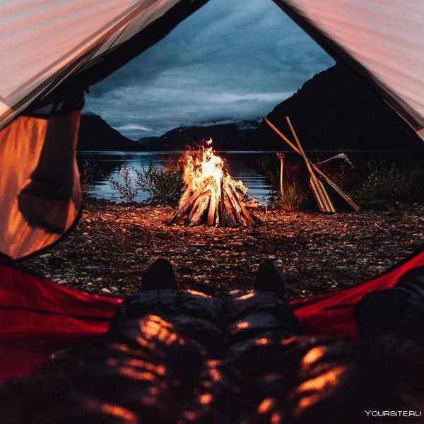 Красивый вид из палатки