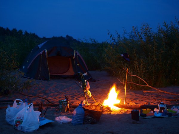 Природа палатка костер