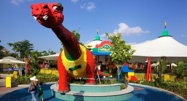 Парк аттракционов Леголенд