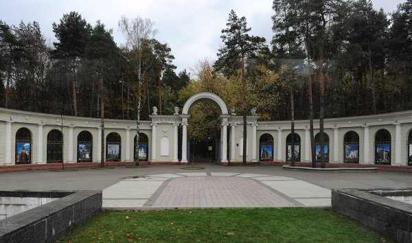 Сквер имени Челюскинцев Челябинск