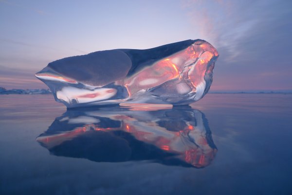 Озеро Байкал лед