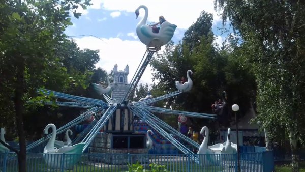 Оренбург парк тополя Карусель