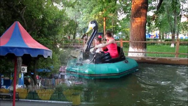 Парк тополя Оренбург аттракционы американские горки