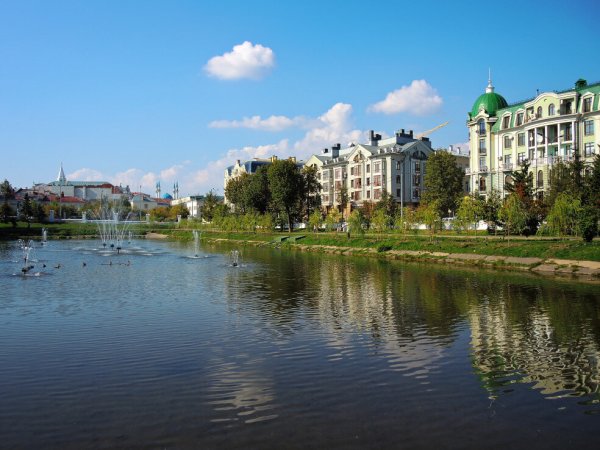 Парк черное озеро