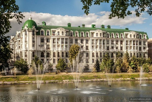 Парк черное озеро