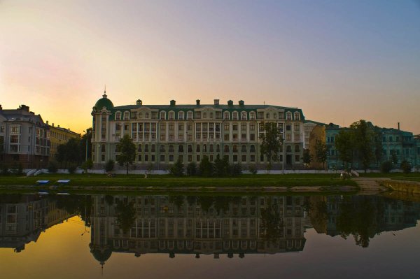 Парк черное озеро