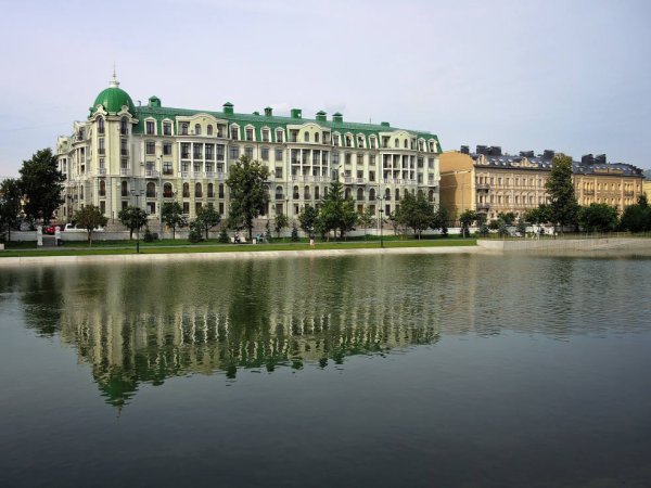 Парк черное озеро Казань