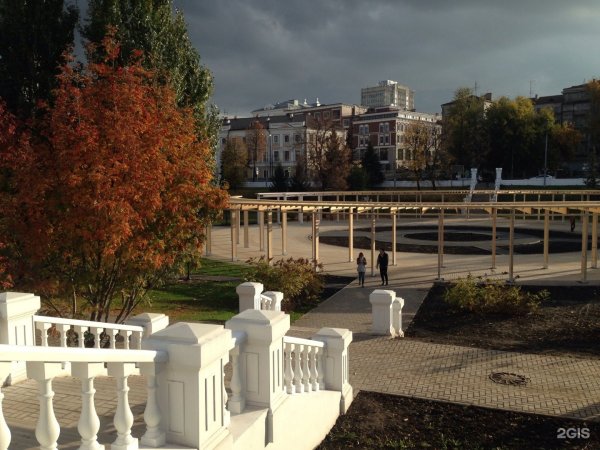 Парк черное озеро