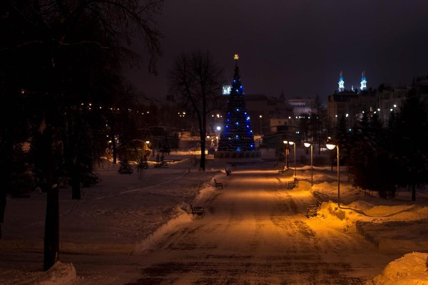 Парк черное озеро Казань ночью