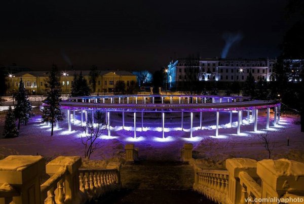 Парк черное озеро Казань вечером