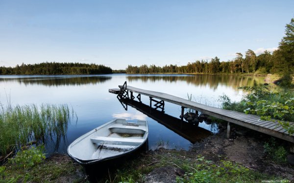 Река Лиелупе мостки лодка