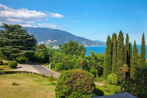 Поселок Ливадия Ялта