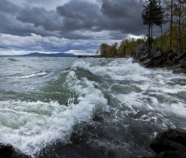 Шторм на Байкале