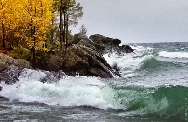 Озеро Байкал шторм